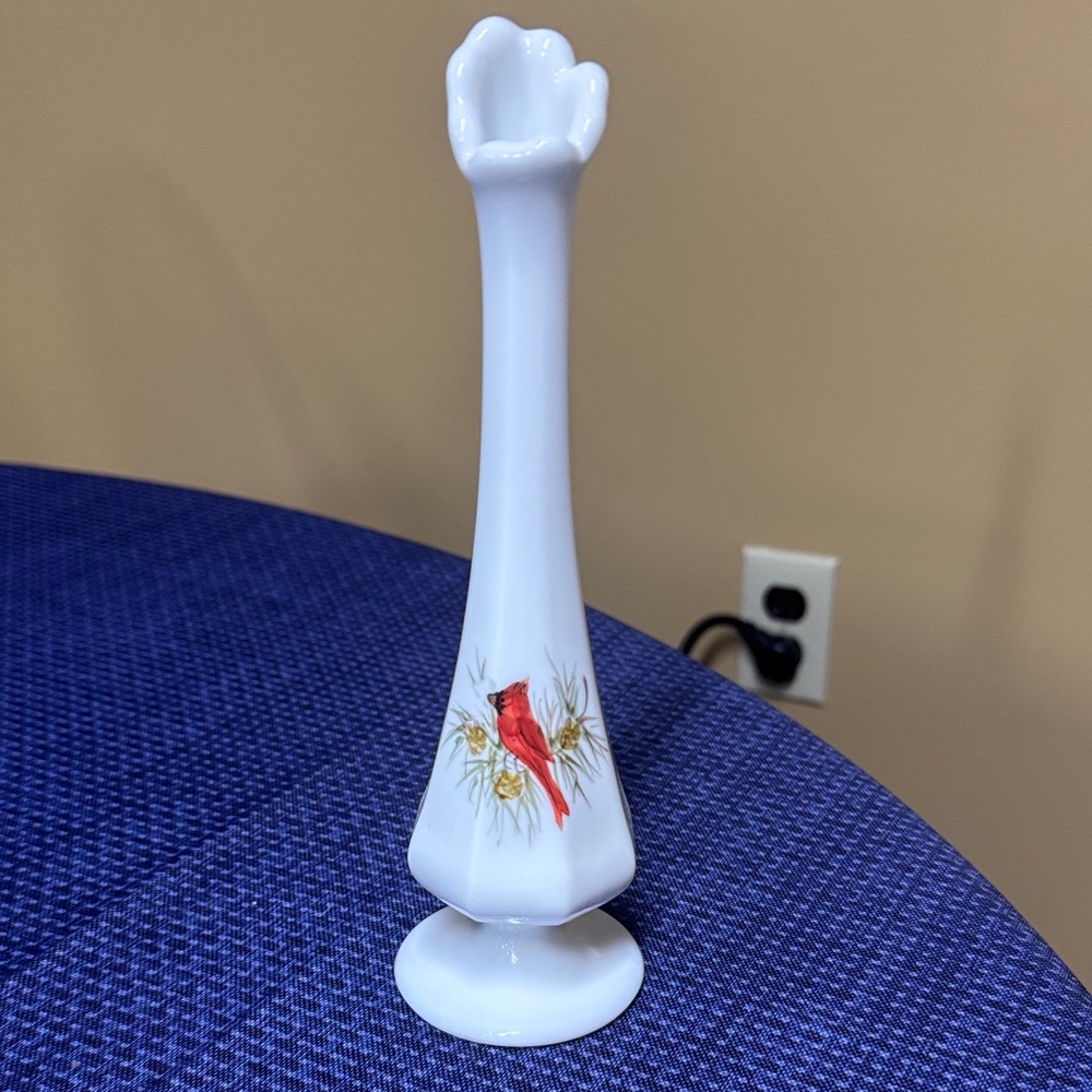 Sold
Fenton Cardinal Bud Vase Signed Duane Fredrick 8.25” tall
